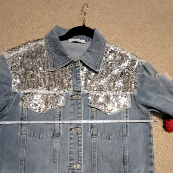 Veveret Denim Jacket With Sequin Detail Size Small Or Medium NWOT New - Picture 11 of 13
